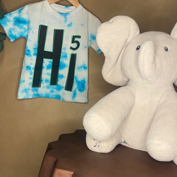 BRAND NEW - Trendy baby onesies - Picture 4 of 5